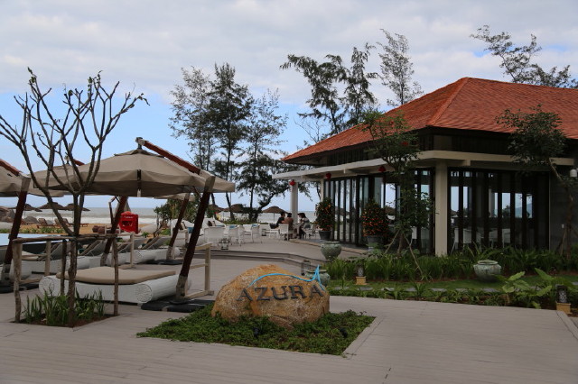 1 of the 3 restaurants of Banyan Tree Lang Co - Azura
